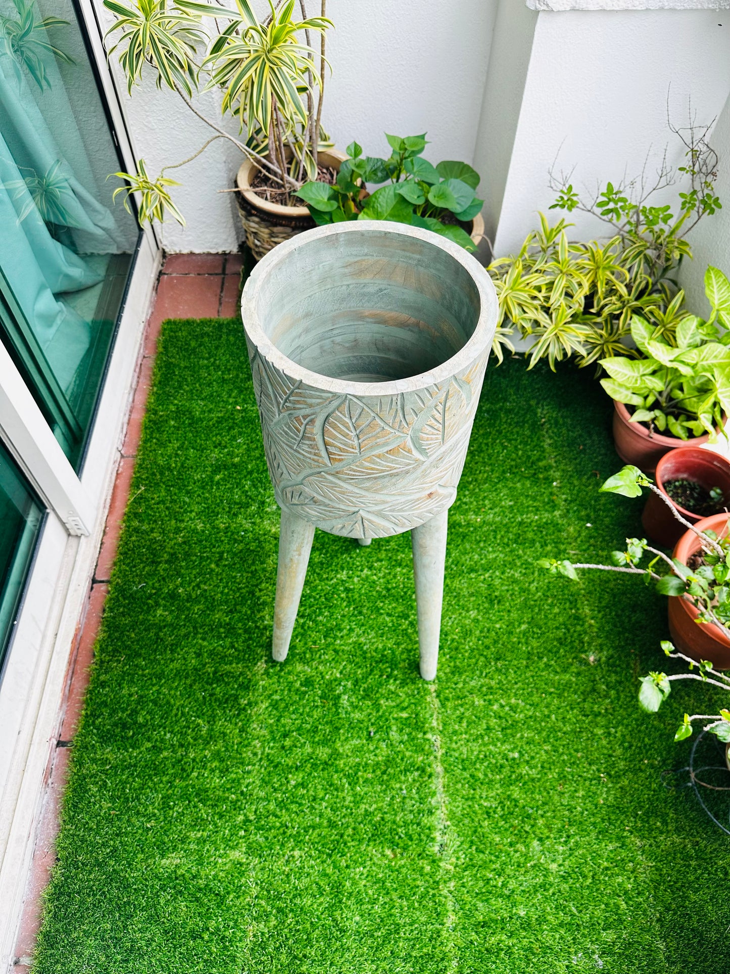 The Antique Verdigris Vessel Mango Wood Sofa Side Planter with detachable legs