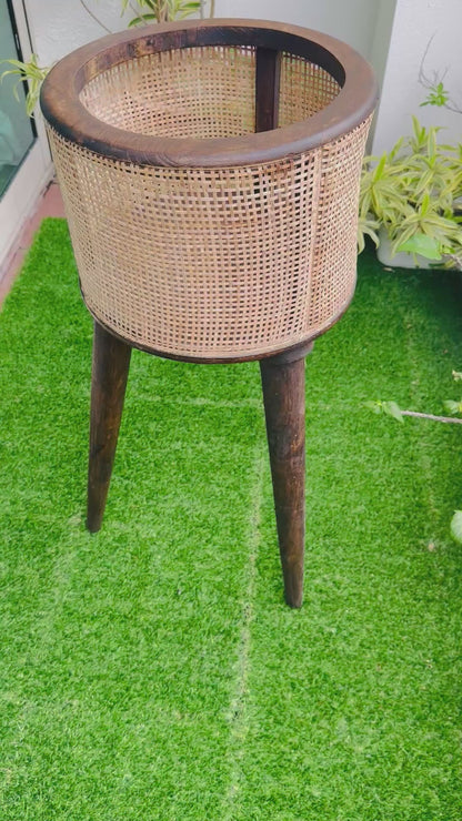 Casa Verde Mango Wood Rattan Planter with Detachable Legs - single